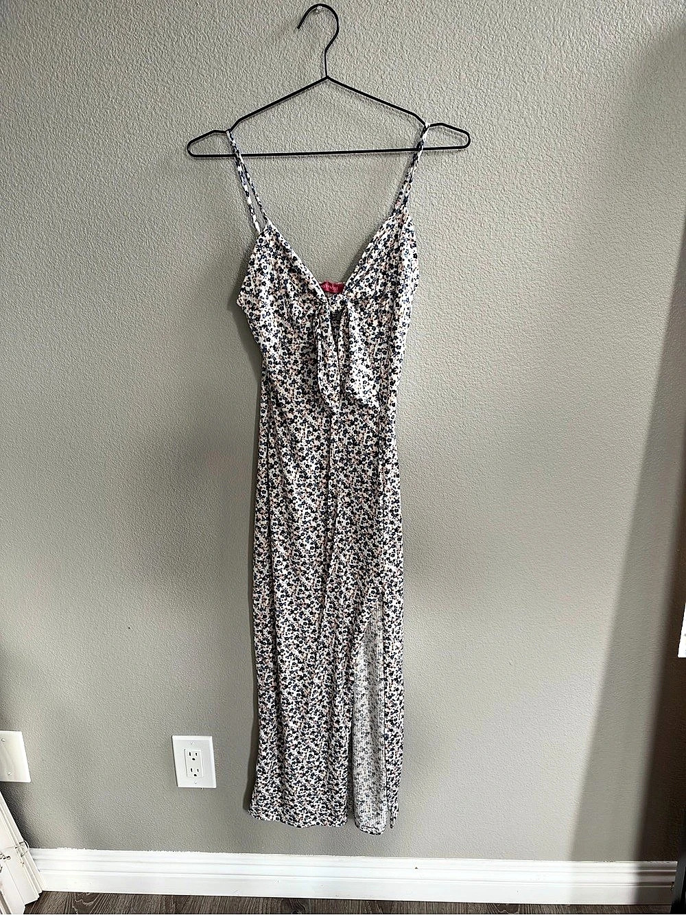 MISTYROSE Floral Maxi Dress in White & Blue Like New